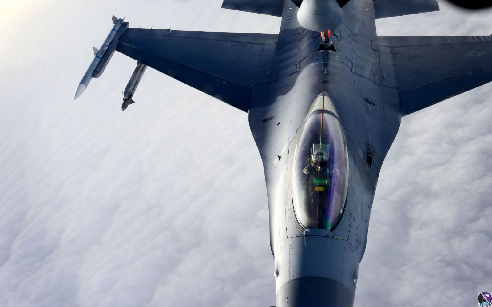 F-16 pilots, KC-135 crews team for mid-air refueling training